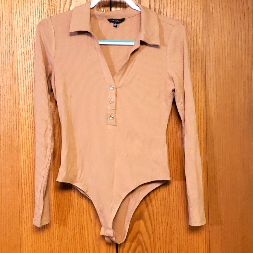 Violets & Roses Women's M Collared Tan Bodysuit
